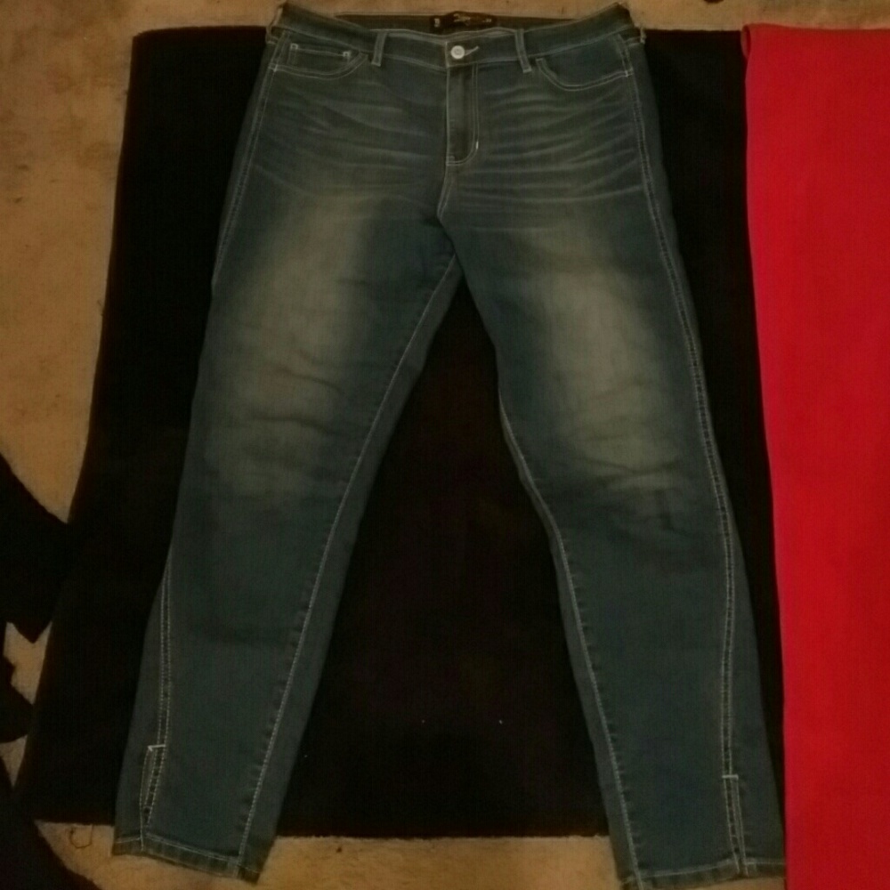 Hollister crop jeans