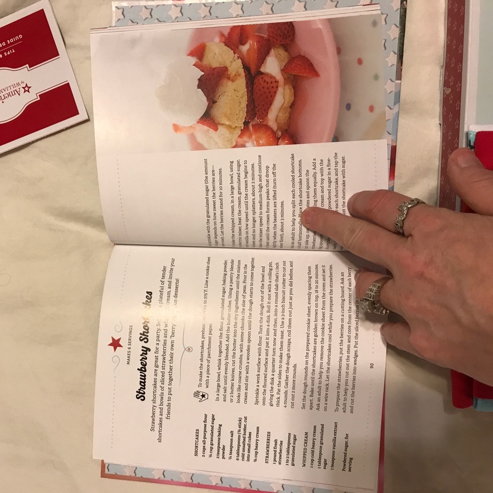 NEW AMERICAN GIRL WILLIAMS-SONOMA 4 pc BAKING set - Picture 7 of 7