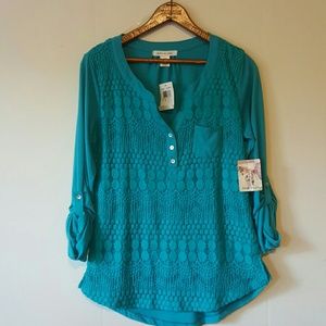 Pattern lace 3/4 sleeve top