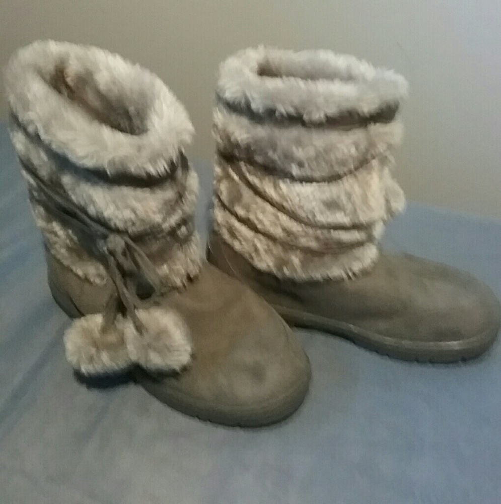 Faux suede and fur calve boots