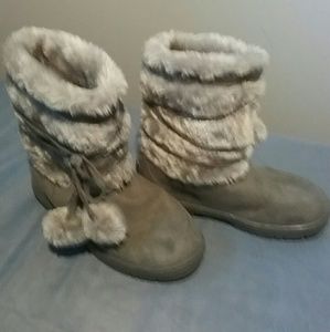 Faux suede and fur calve boots