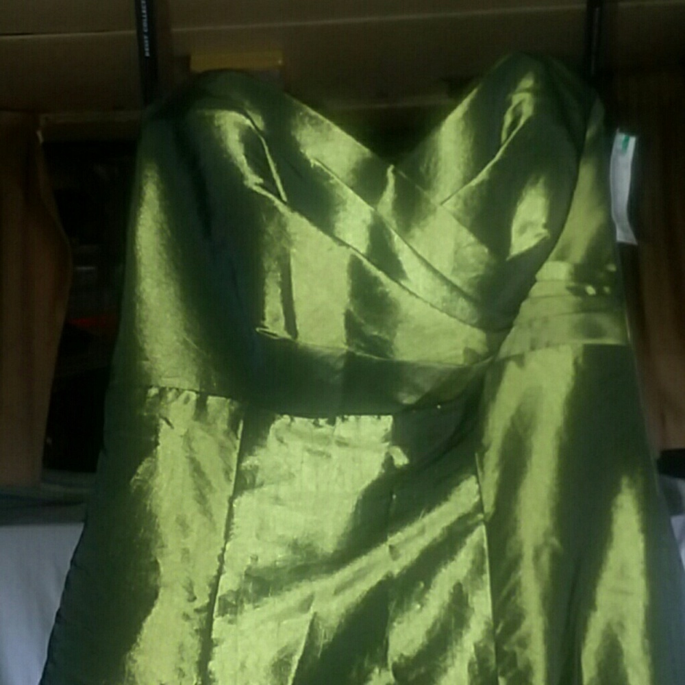 Only worn 1 time Bride's Maids Dress