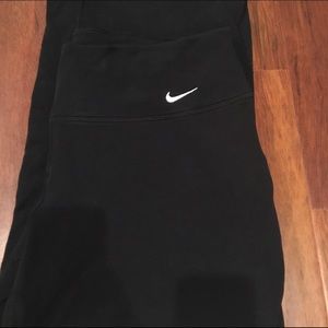Cropped Nike sweats