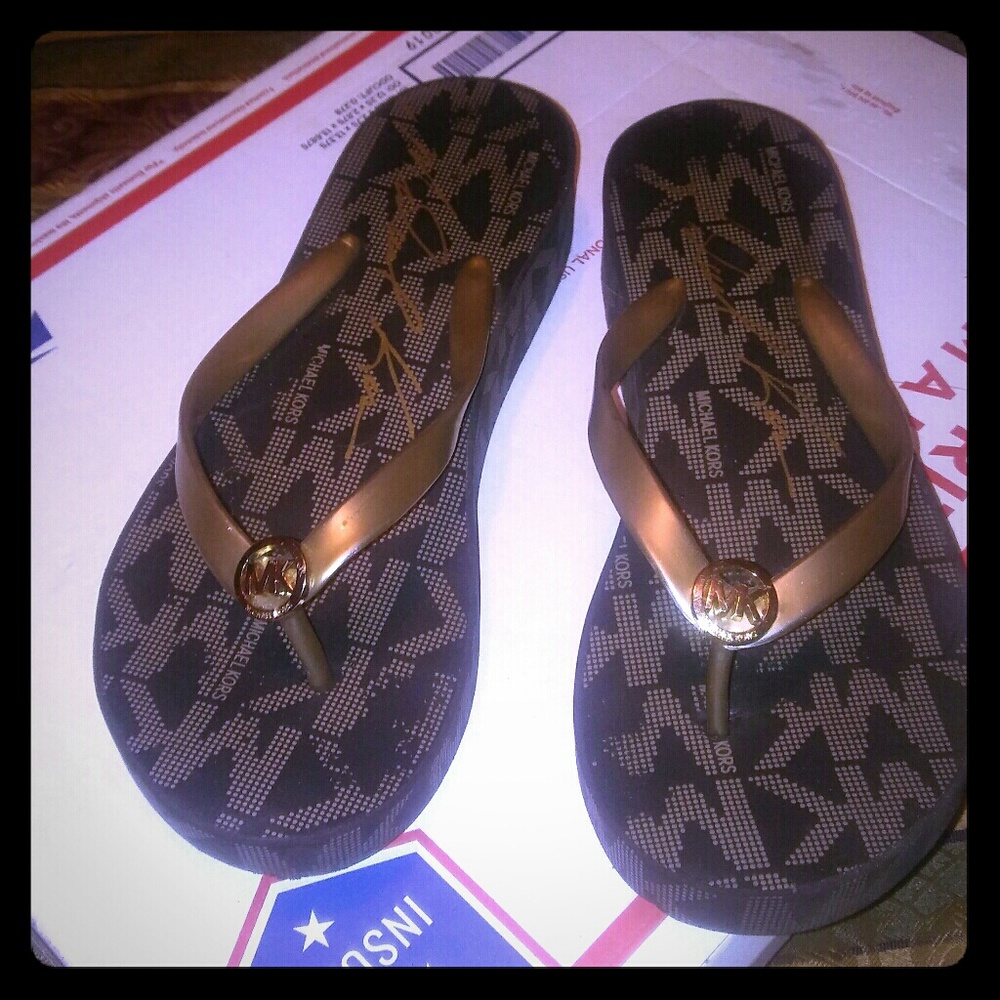 SALE!!Mk flip flop