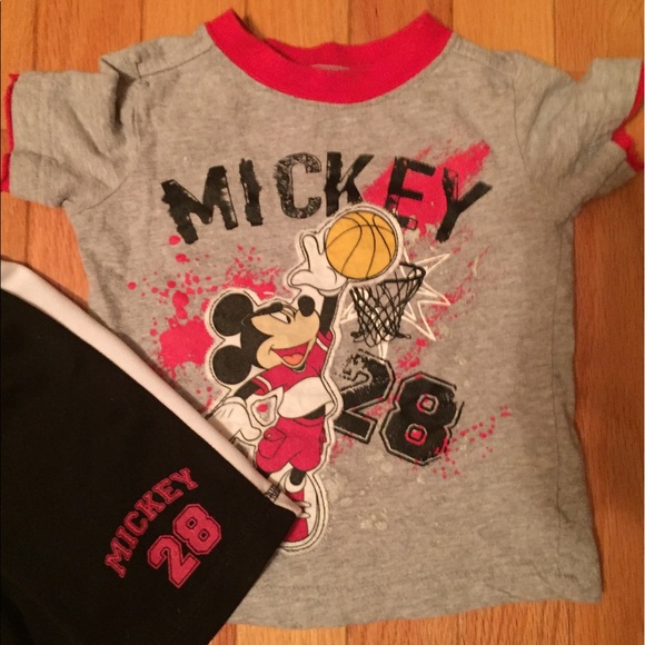 Disney Mickey matching short & T set - Picture 4 of 6