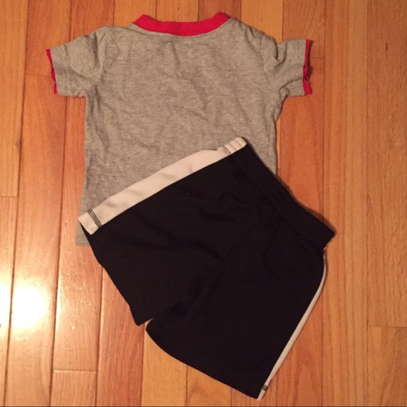 Disney Mickey matching short & T set - Picture 5 of 6