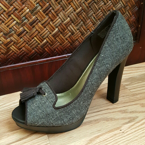 Christian Siriano for Payless Peep Toe Heels - Picture 4 of 6