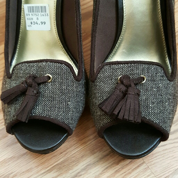 Christian Siriano for Payless Peep Toe Heels - Picture 5 of 6