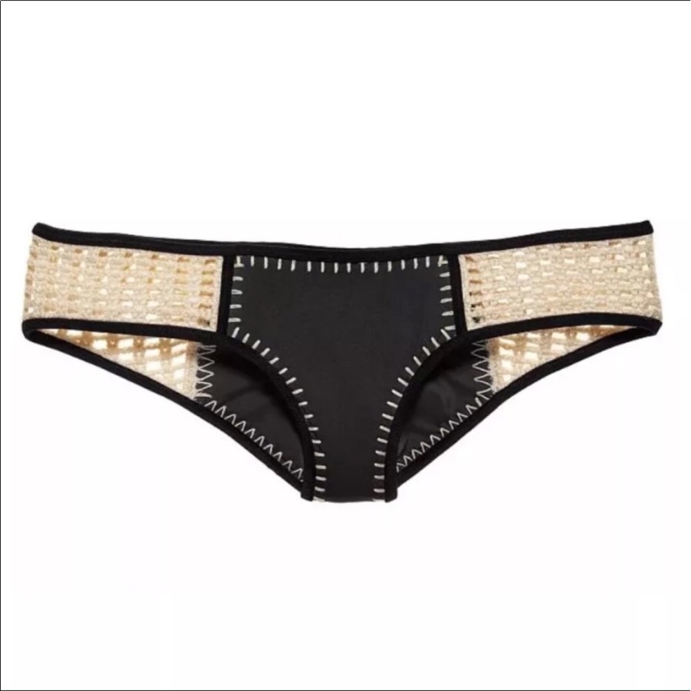 💥 FLASH SALE 💥 BNWT VS CROCHET SURF BOTTOMS