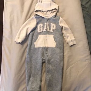 Baby Gap body suit *$5 SALE*