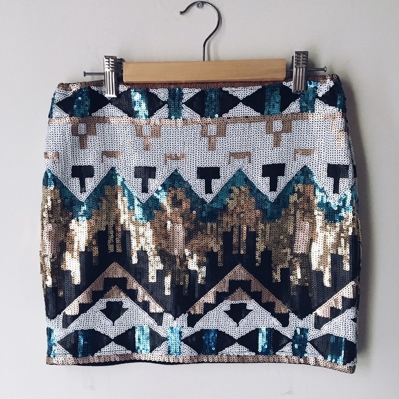 FITS AS SIZE S. colorful sequin skirt - Picture 4 of 5