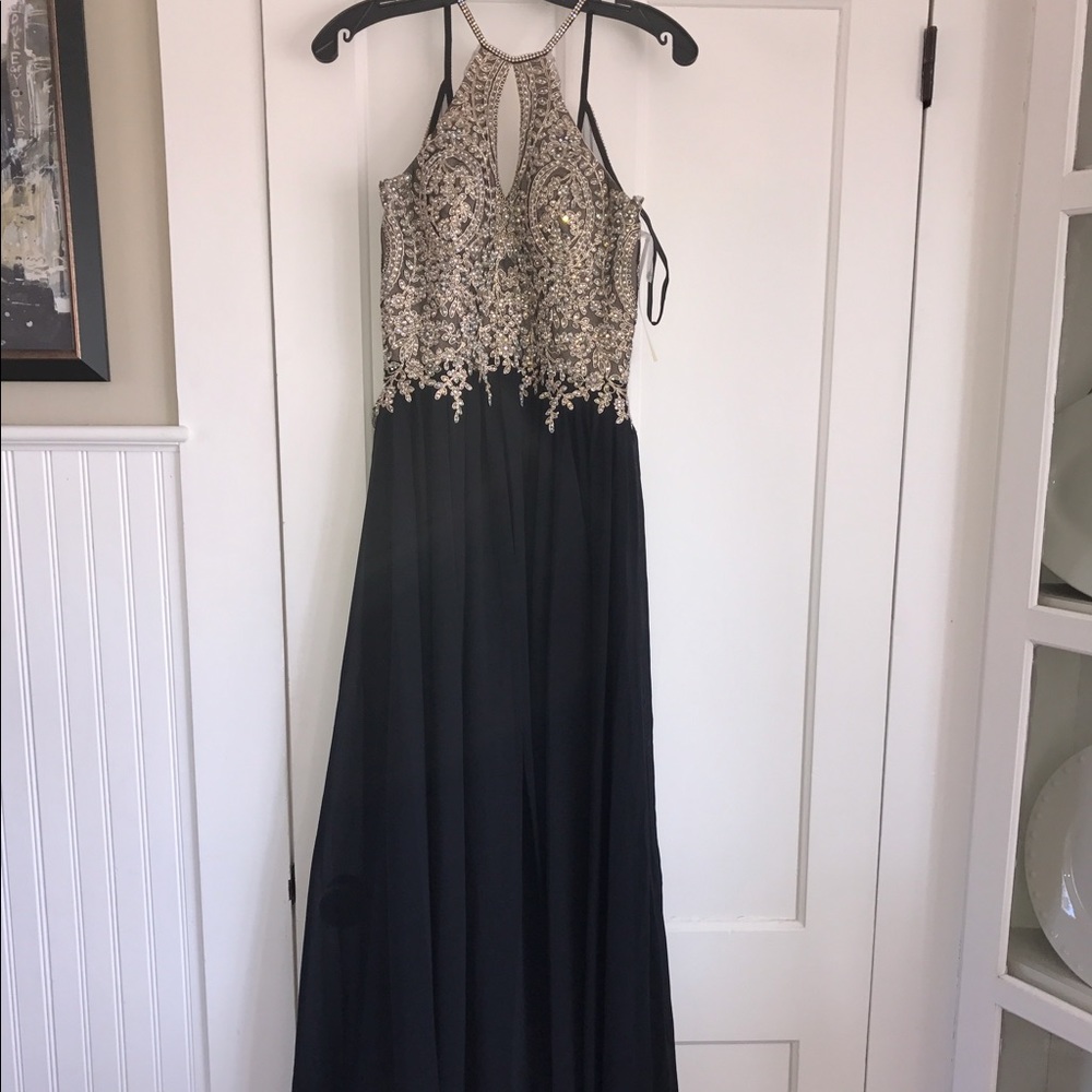 Prom dress - Picture 3 of 7