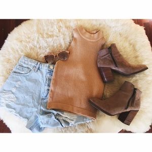 KENDALL & KYLIE crop top