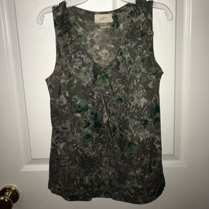 LOFT grey floral top!