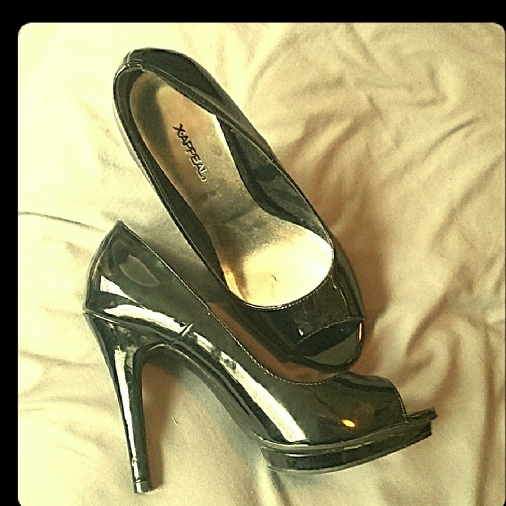 Size 7 black open toe heels