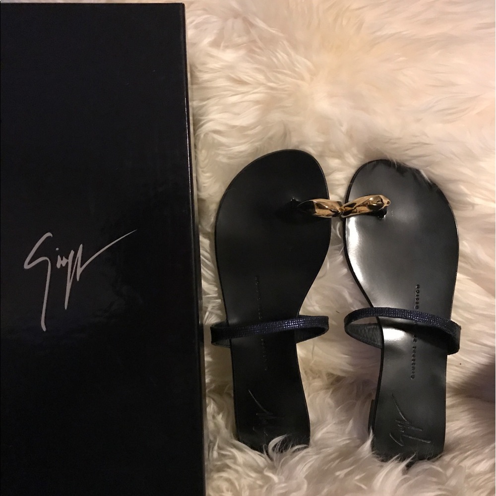 Giuseppe zanotti design ring sandal
