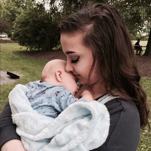 Meet your Posher, Avree