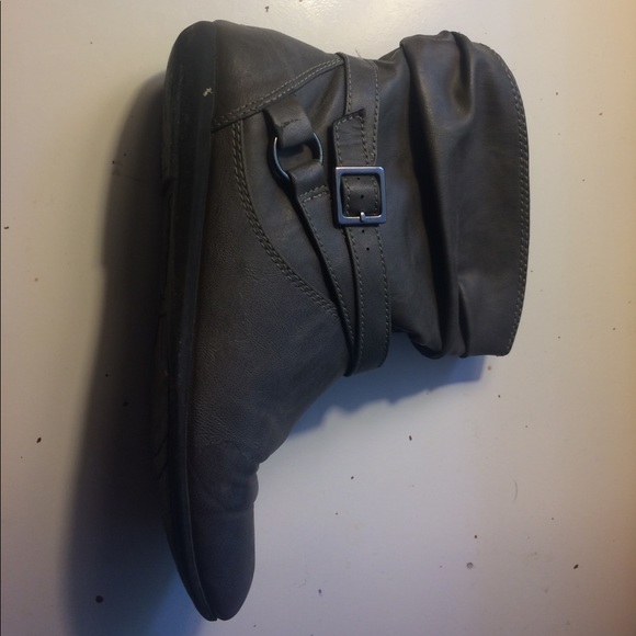 Grey ankle bootS - Picture 2 of 3