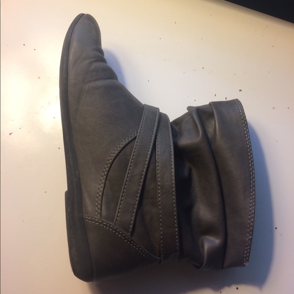 Grey ankle bootS - Picture 3 of 3