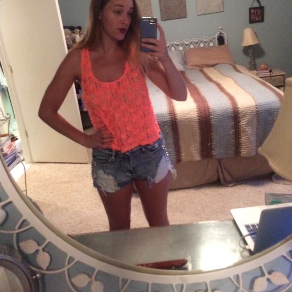 Neon pink flower top - Picture 3 of 4