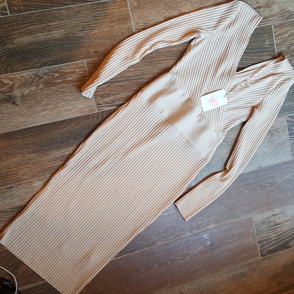 🚫SOLD🚫 L' ATISTE midi dress