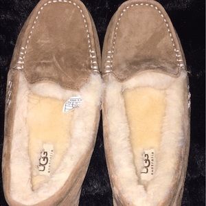 Ugh moccasins