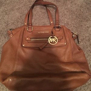 Michael Kors hand bag. EXCELLENT condition