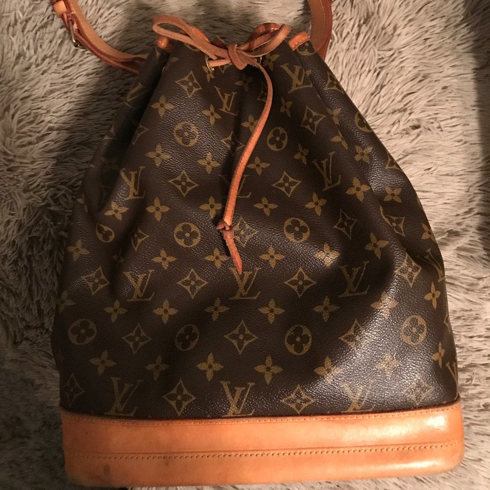 authentic LOUIS VUITTON Monogram Noe