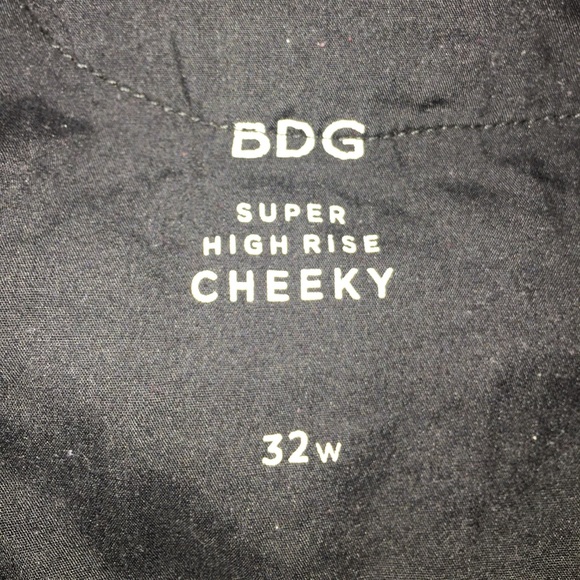 Urban Outfitters black denim shorts - Picture 4 of 4