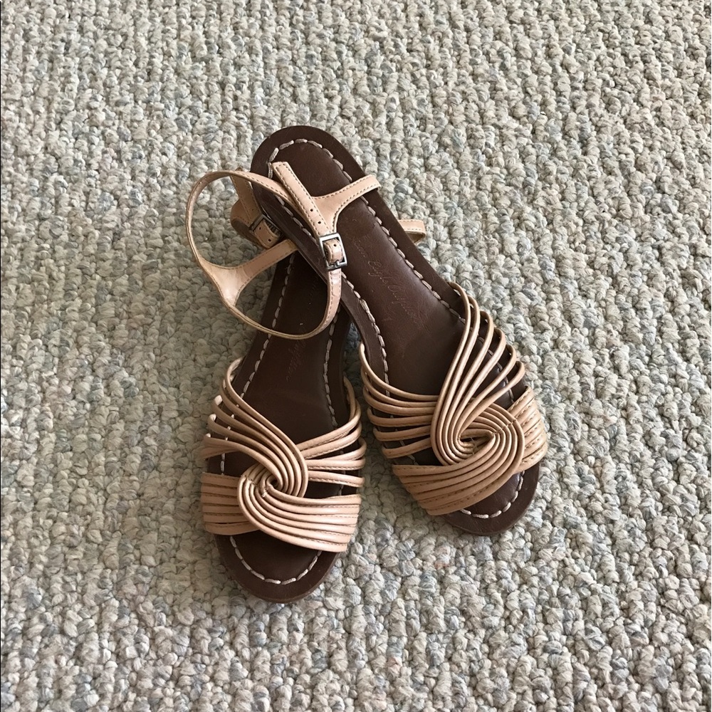 American Eagle sandals