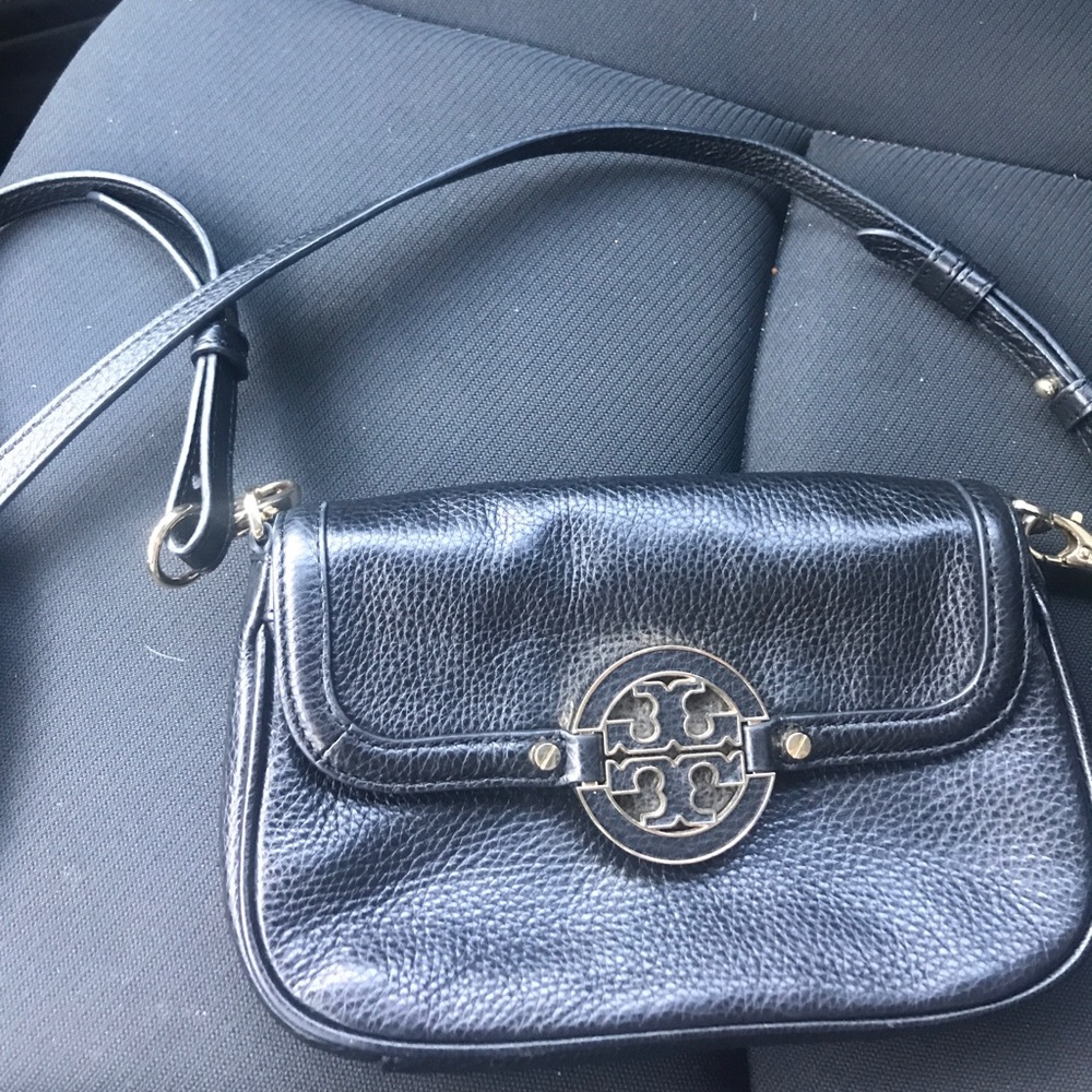 Leather Tory burch purse great condition