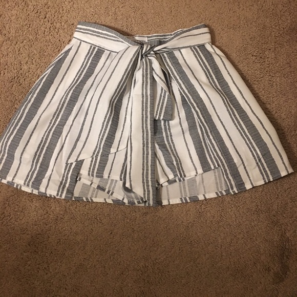 Necessary Clothing Pants - Stripped tie skort