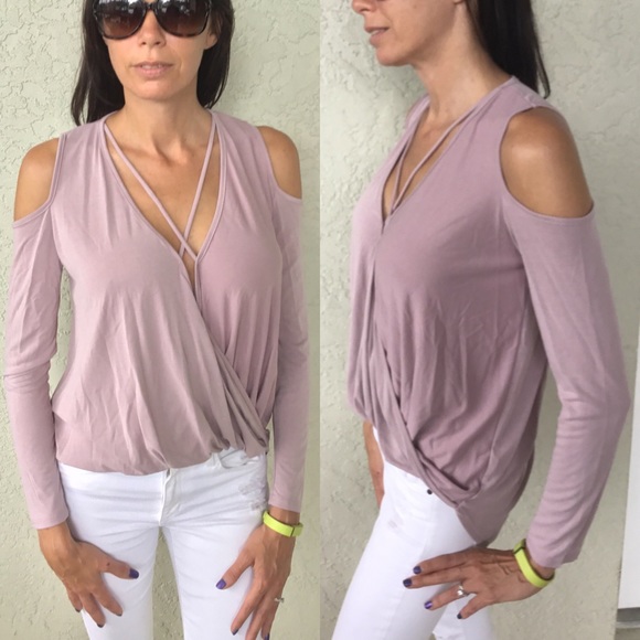 Medium!  Lilac Knit Blouse - Picture 2 of 3
