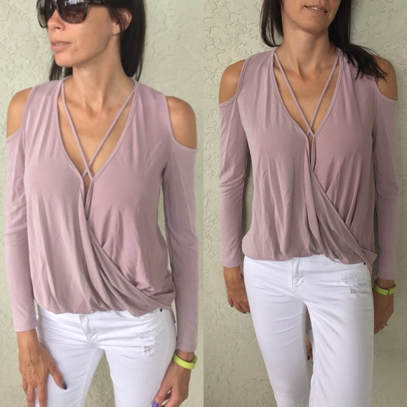 Medium!  Lilac Knit Blouse - Picture 3 of 3