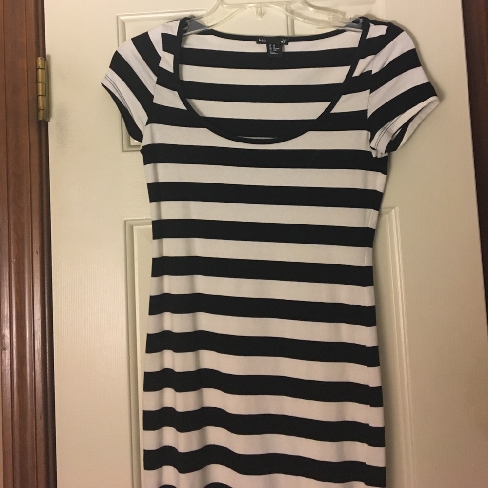 Black and white H&M dress