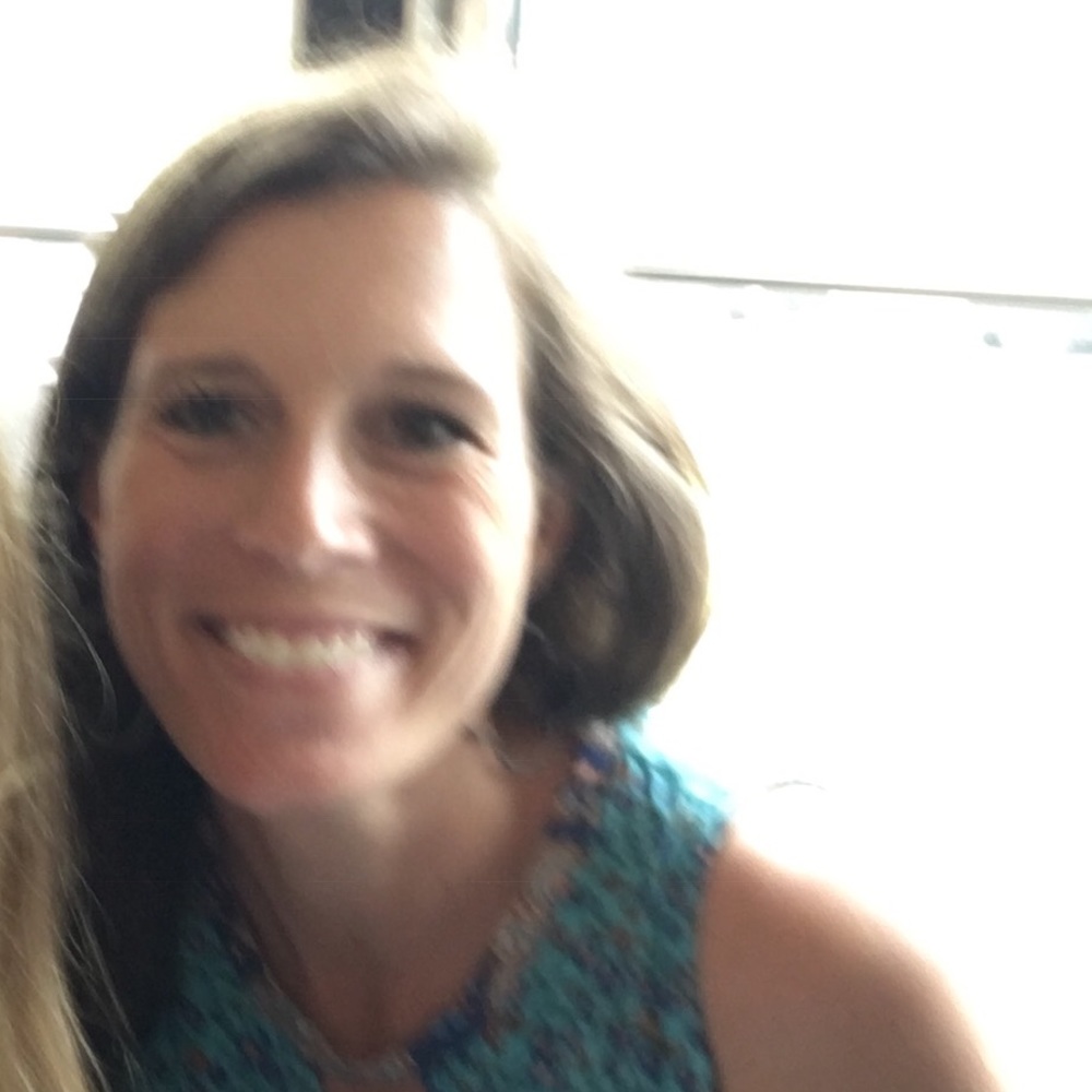 Meet your Posher, Hollee