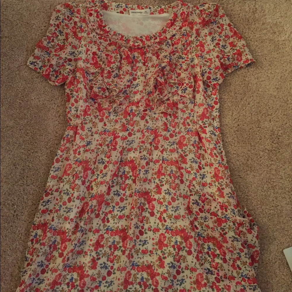 Flower dress with ruffles
