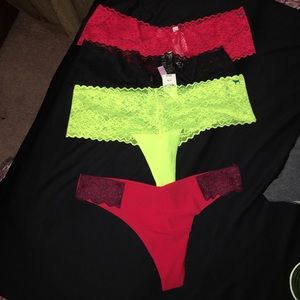 Set of 4 VS Pink thongs