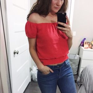 GUESS Off the shoulder top