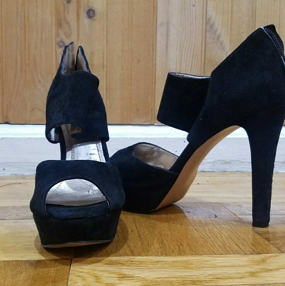 Black Open Toe Pumps. Bcbgeneration - image 1