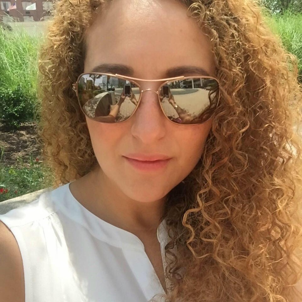 Meet your Posher, Maria
