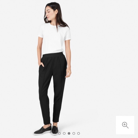 Everlane Pants - Everlane Black GoWeave Track Pant size 0