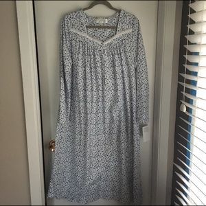 NWT Eileen West floral nightgown