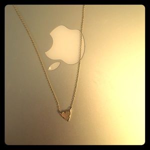 Kendra Scott necklace