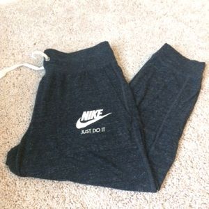 Nike ladies crop vintage sweat pant