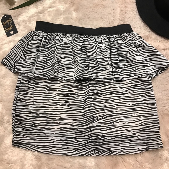 Zebra peplum mini skirt - Picture 2 of 4