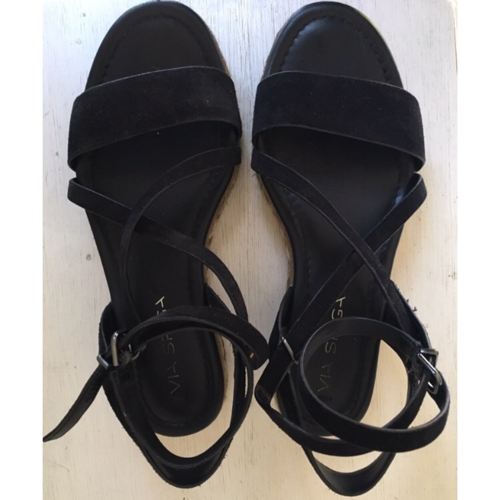 SOLD - Via Spiga - Laney Sandals - Picture 4 of 8