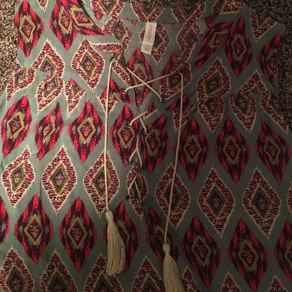 Size Large Tank Top from Target - Picture 2 of 3