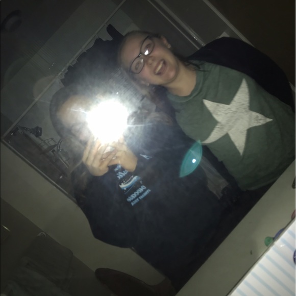 Meet your Posher, Ava - Picture 1 of 1