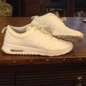 Nike Women's Air Max Thea